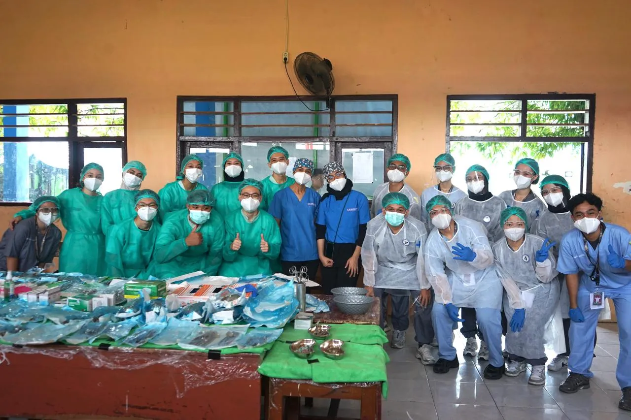 The Dentistry Charity volunteer team gathered at the community outreach venue.